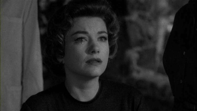 Chase a Crooked Sjadow - Anne Baxter